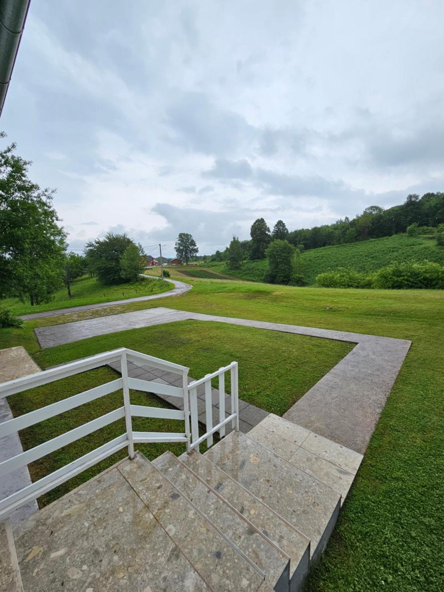 Apartman Mile - Holiday House Smoljanac Luaran gambar