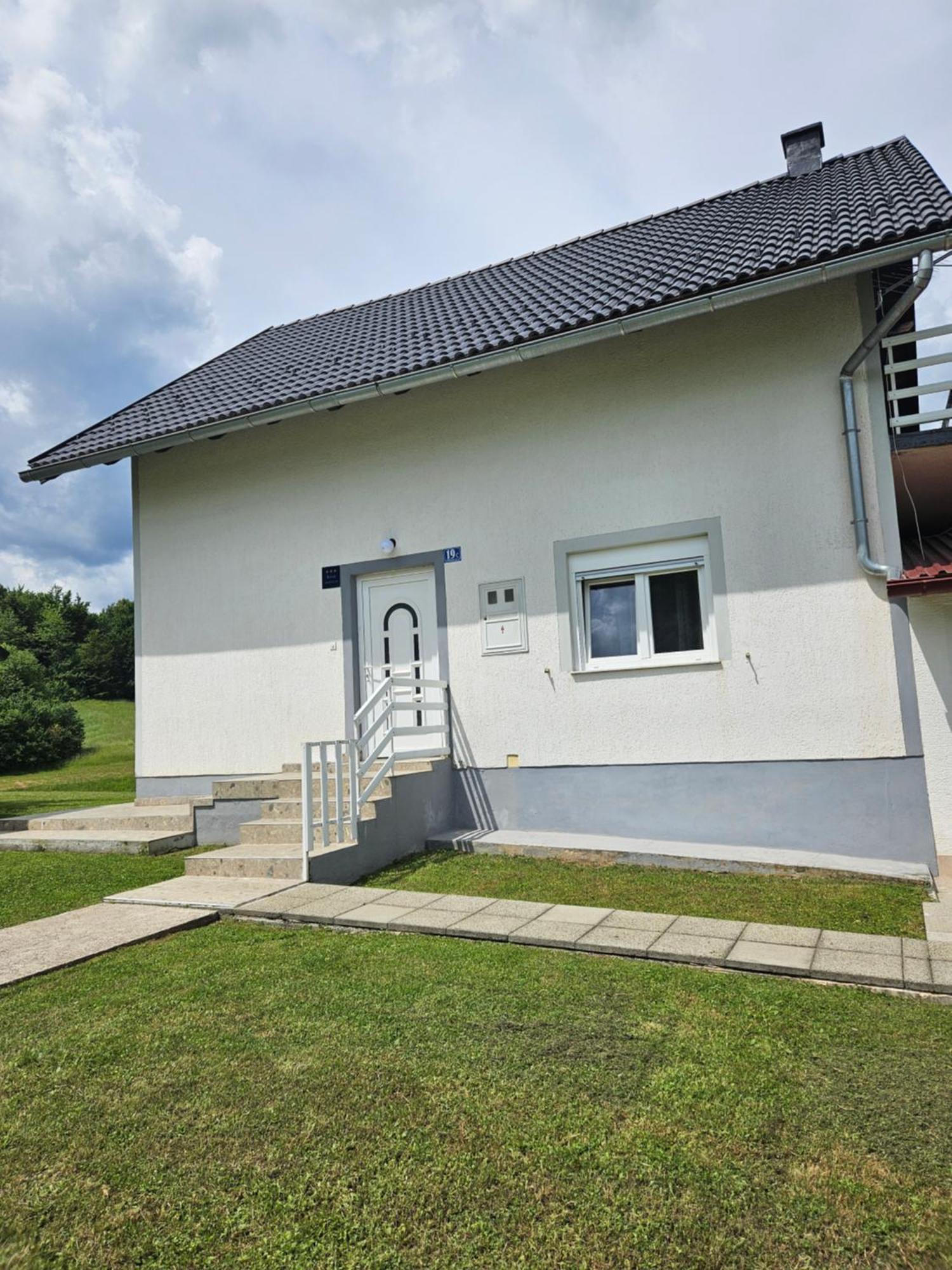 Apartman Mile - Holiday House Smoljanac Luaran gambar