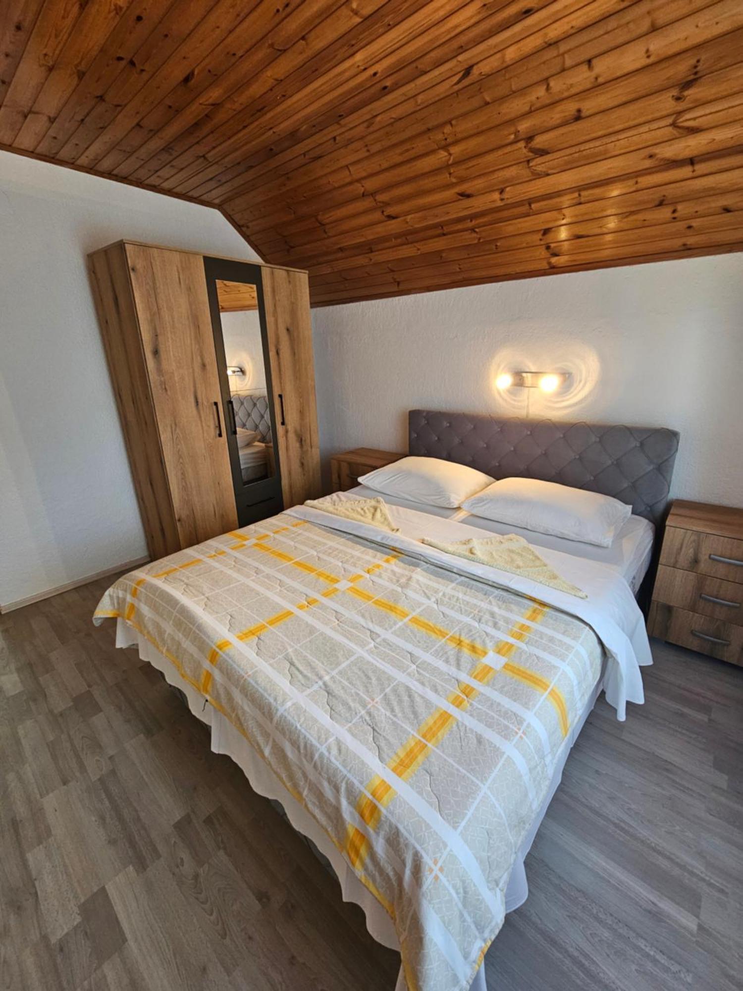 Apartman Mile - Holiday House Smoljanac Luaran gambar